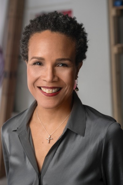 02_StrainTracyHeather_headshot_EricLevin
